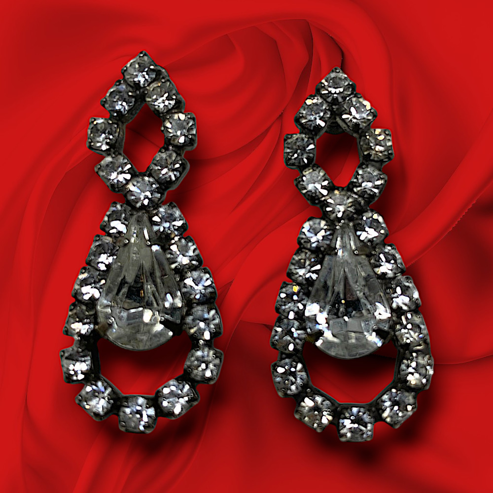 Vintage 1960's Clear Crystal Sparkly Pierced Earrings Couture Runway Carded